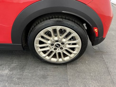 Certified 2025 MINI Cooper 2-Door Hardtop image 24