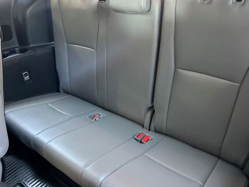 Certified 2024 Toyota Highlander Platinum AWD/4WD image 16