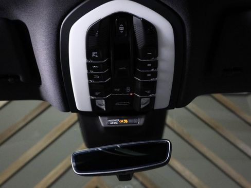 Used 2023 Porsche Macan image 75