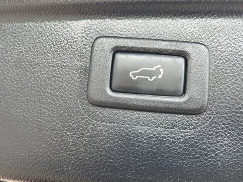 Used 2016 Subaru Outback 2.5i Premium AWD/4WD image 23