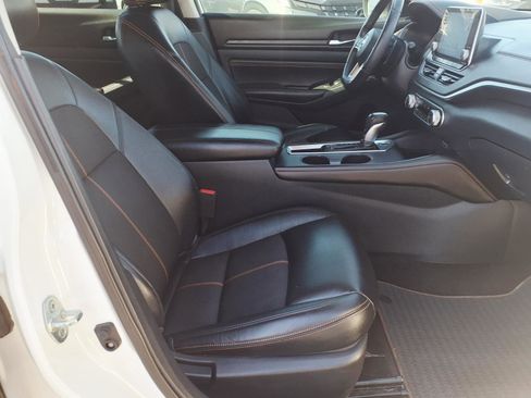 Used 2019 Nissan Altima 2.5 SR w/ SR Premium Package image 11