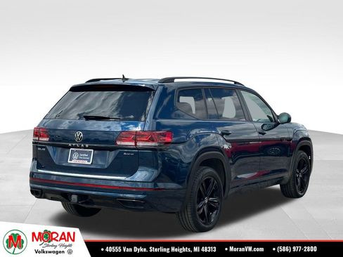 Used 2023 Volkswagen Atlas SEL R-Line AWD/4WD image 4