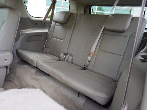Used 2015 Chevrolet Suburban LT AWD/4WD image 12