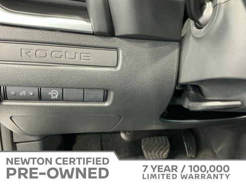 Used 2025 Nissan Rogue S FWD image 30