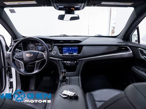 Used 2021 Cadillac XT5 Premium Luxury image 9