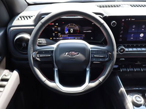 New 2025 Chevrolet Colorado Z71 w/ Technology Package image 17