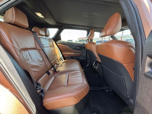 Used 2025 Toyota Crown Signia image 25