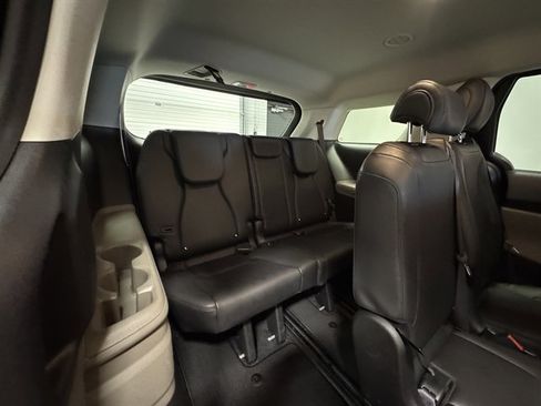 Used 2025 Kia Carnival image 20