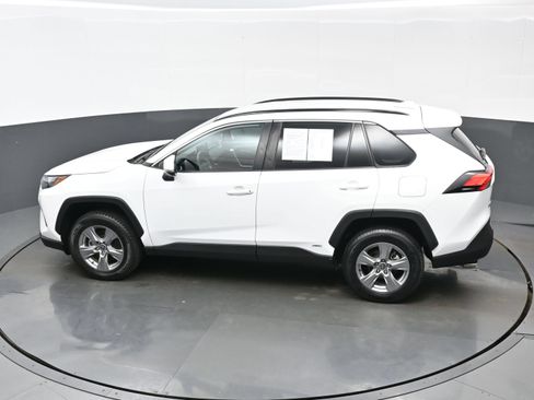 Used 2022 Toyota RAV4 XLE AWD/4WD image 37