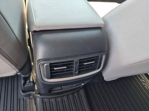 Used 2020 Honda CR-V Touring image 18