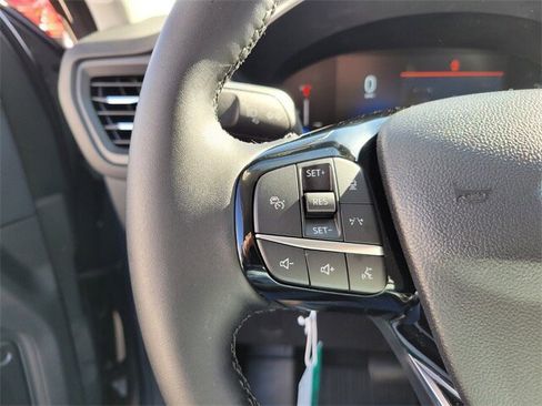 New 2025 Ford Escape SE image 22