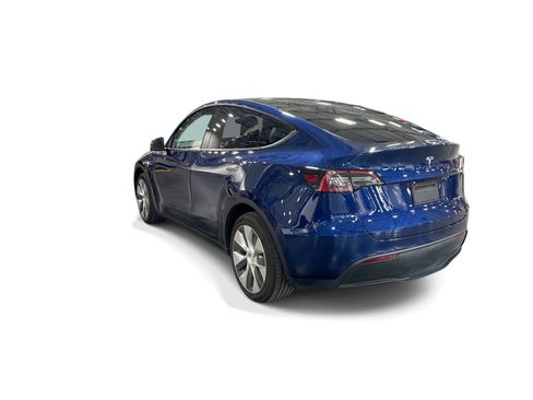 Certified 2022 Tesla Model Y Long Range AWD/4WD image 4