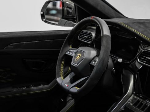 Used 2024 Lamborghini Urus Performante image 10