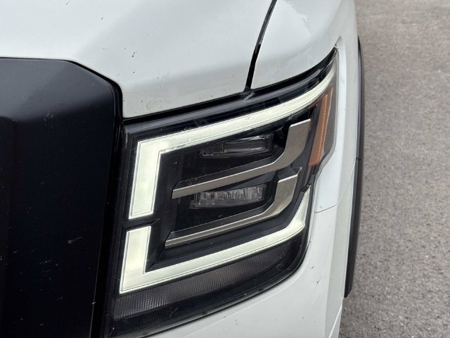 Used 2024 Nissan Titan PRO-4X w/ Pro-4x Utility Package AWD/4WD image 10