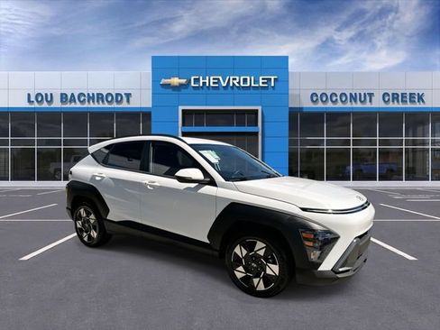 Used 2025 Hyundai Kona SEL FWD image 2