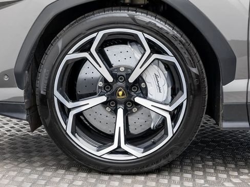 Used 2022 Lamborghini Urus image 7
