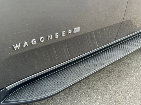 Used 2022 Jeep Wagoneer Series II AWD/4WD image 43