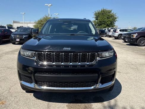 Used 2023 Jeep Grand Cherokee L Laredo RWD image 8