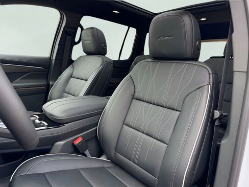 New 2026 Buick Enclave Avenir w/ Super Cruise Package FWD image 10