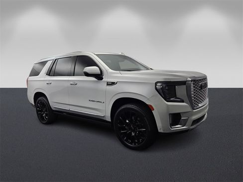 Used 2023 GMC Yukon Denali w/ Advanced Technology Package image 1