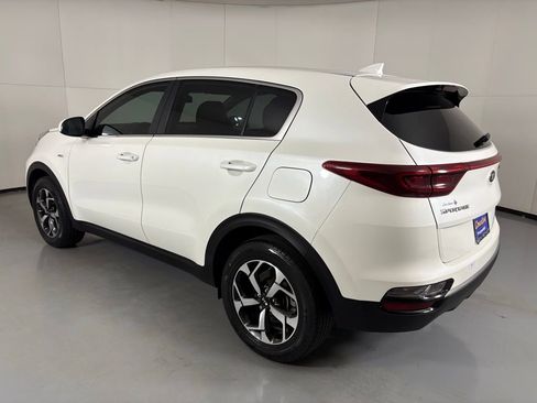 Used 2022 Kia Sportage LX image 6