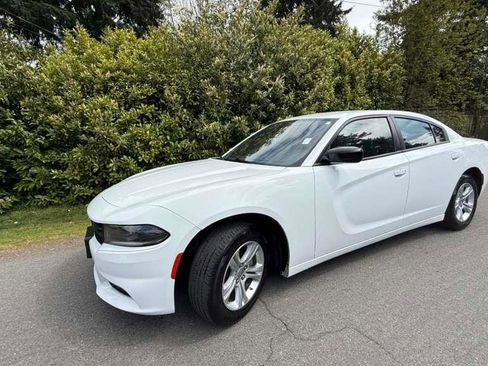 Used 2023 Dodge Charger SXT RWD image 4