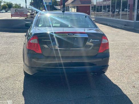 Used 2010 Ford Fusion Hybrid FWD image 2