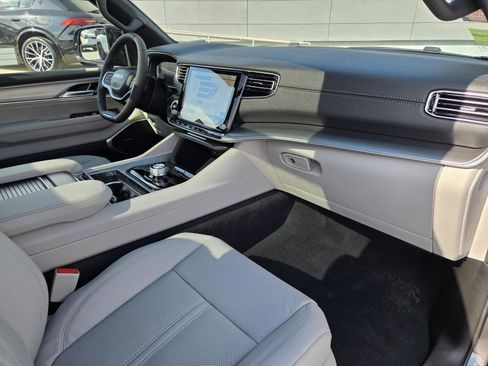 New 2026 Jeep Grand Wagoneer L 4x2 RWD w/ Premium Group I image 34