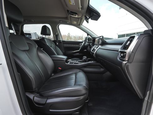 Used 2023 Kia Sorento S w/ Panoramic Sunroof Package AWD/4WD image 43