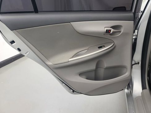 Used 2010 Toyota Corolla LE image 19