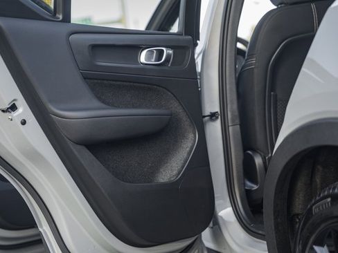 Used 2026 Volvo XC40 B5 Ultra w/ Protection Package Premier image 37