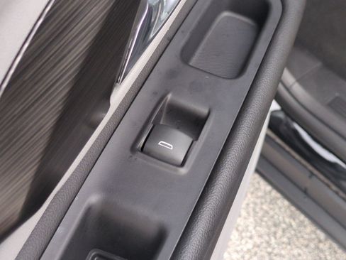 Used 2023 GMC Terrain SLE w/ Driver Convenience Package FWD image 30