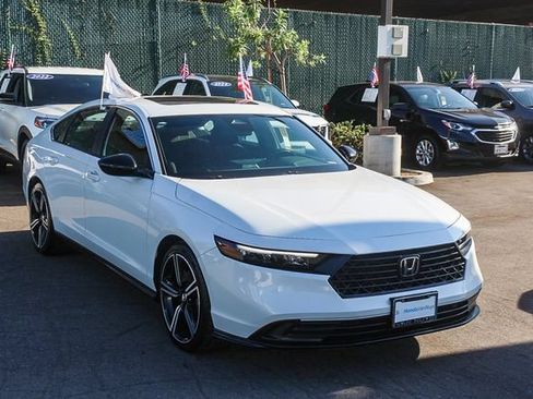Used 2023 Honda Accord Sport image 3