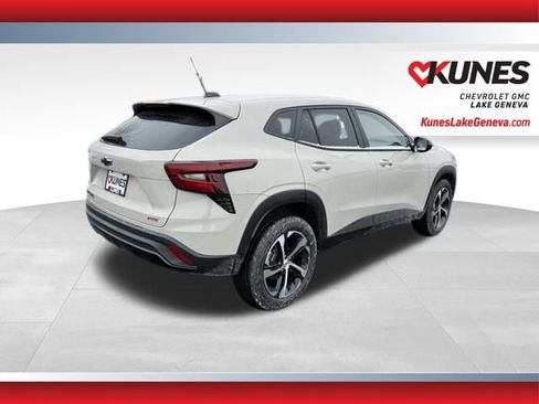 New 2026 Chevrolet Trax RS w/ Driver Confidence Package image 3