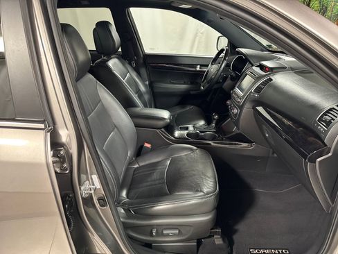 Used 2014 Kia Sorento SX w/ 3rd Row Package FWD image 30
