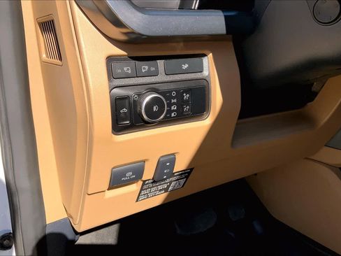 Used 2023 Ford F250 Lariat w/ Chrome Package image 36