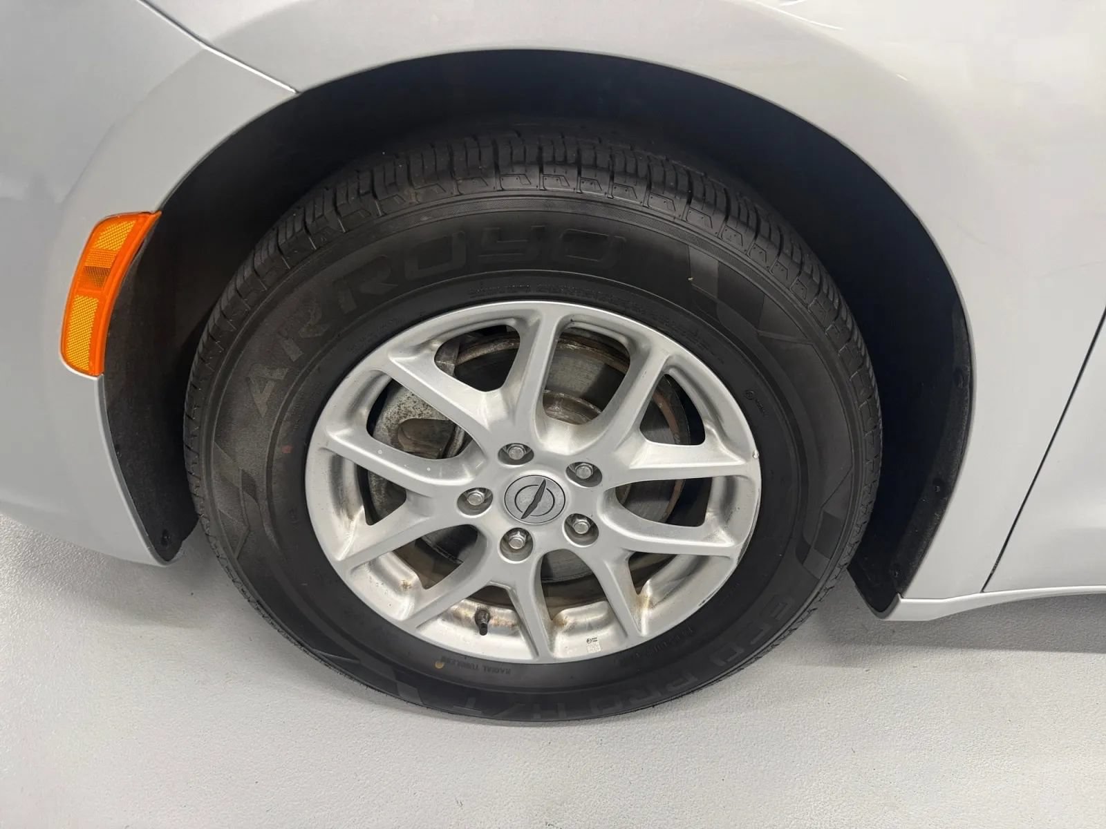Used 2023 Chrysler Pacifica Touring-L FWD image 42