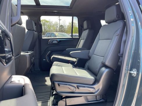 New 2026 Chevrolet Suburban Z71 w/ Comfort Package image 43