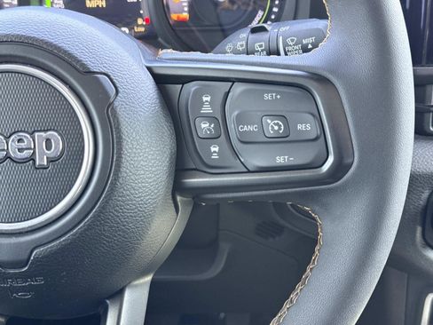 Used 2024 Jeep Wrangler Willys image 7