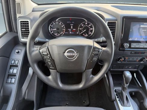 Used 2024 Nissan Frontier SV AWD/4WD image 25