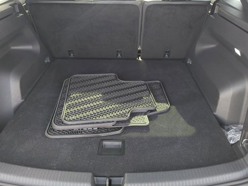 Certified 2024 Volkswagen Atlas Cross Sport SE image 32