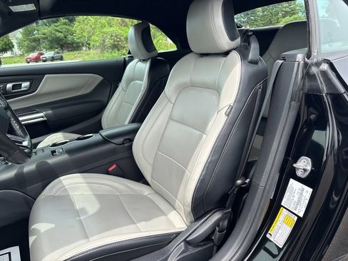 Used 2024 Ford Mustang Premium RWD image 9