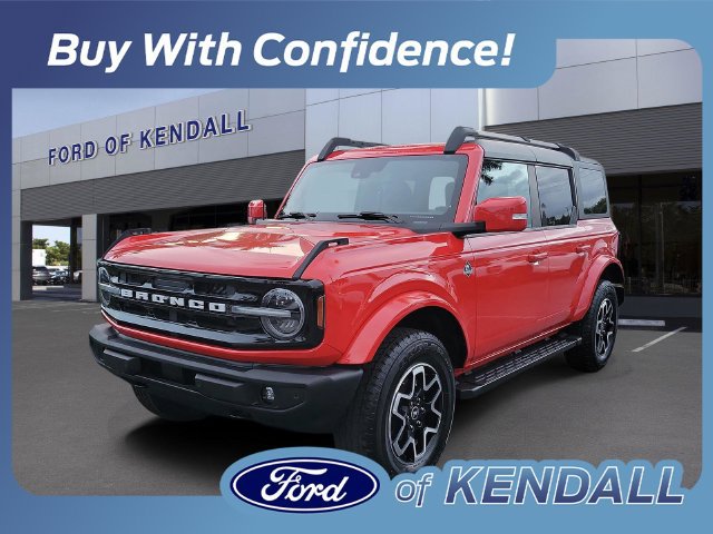 Used 2023 Ford Bronco Outer Banks AWD/4WD image 1