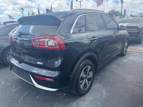 Used 2018 Kia Niro EX Premium image 5