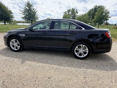 Used 2016 Ford Taurus SEL FWD image 7