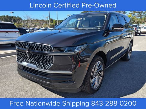 Certified 2025 Lincoln Navigator Reserve image 8