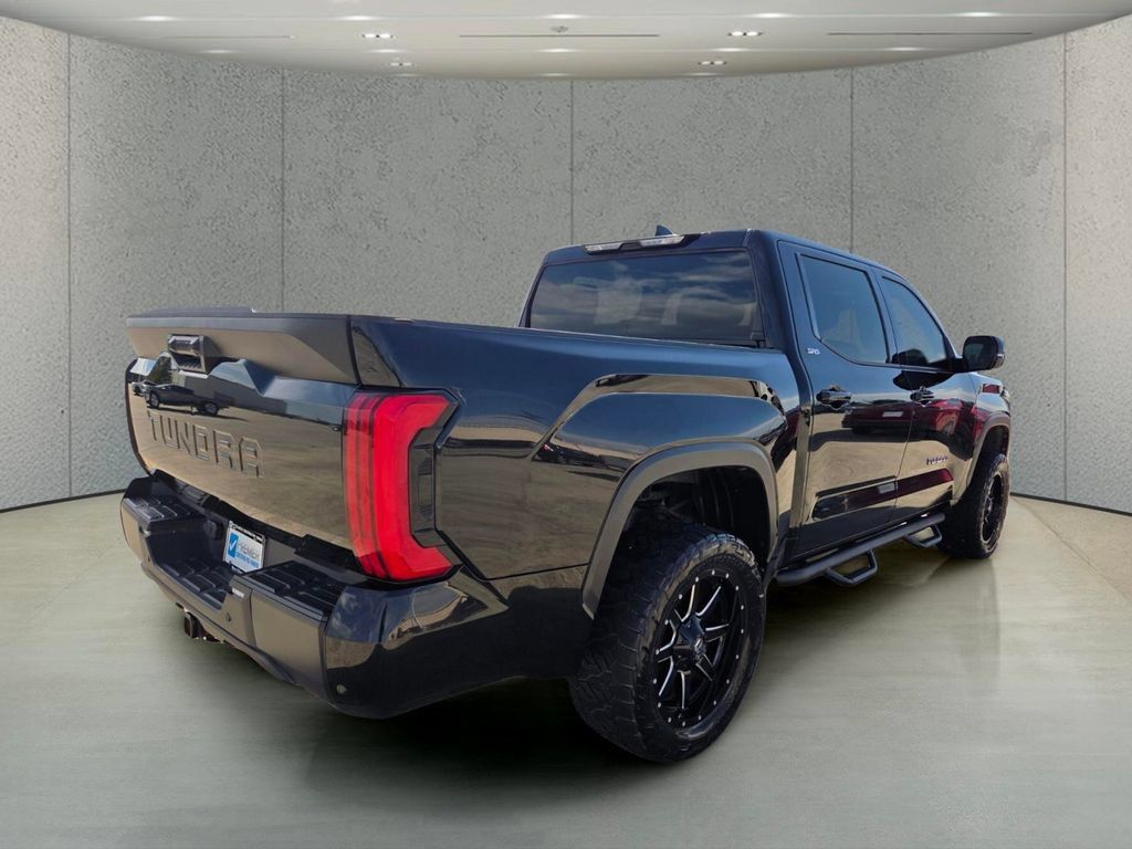 Used 2022 Toyota Tundra SR5 w/ SR5 Premium Package RWD image 5