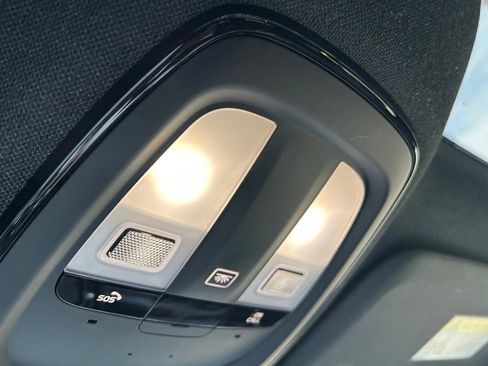 Certified 2022 Volvo C40 P8 Recharge Ultimate image 35