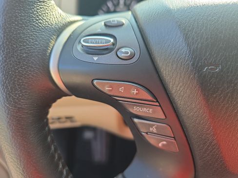 Used 2019 Nissan Pathfinder SL FWD image 16
