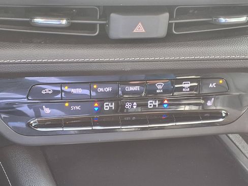Used 2022 Buick Envision Essence w/ Safety Package FWD image 15